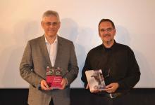 Con Vicente J.Benet, tras recibir ex-aequo, el Premio Ricardo Muñoz Suay de Investigación, otorgado por la Academia de las Artes y las Ciencias Cinematogràficas de España (2013)